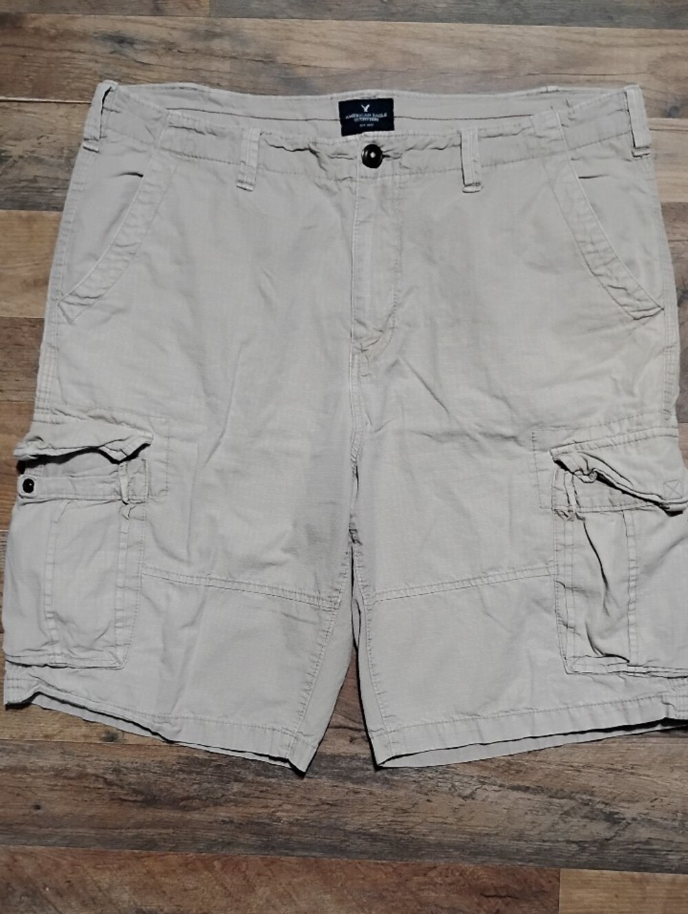 American Eagle Outfitters Longboard Cargo Shorts Men's Size: 38